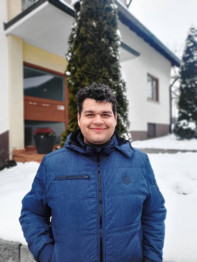 Simon Münzer (29), ist seit Januar 2019 Vorsitzender des Musikvereins Riedböhringen, und er ist im Schützenverein Riedböhringen und in ...