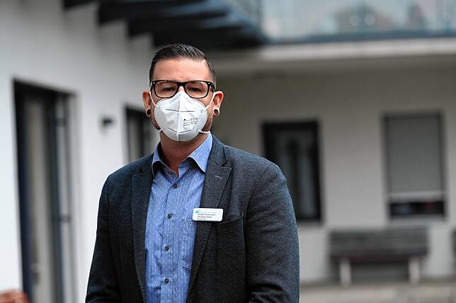 Christian Muth, der Hausdirektor des Königin-Paulinenstift, sieht einen großen Vorteil im hausinternen Einsatz von Schnelltests: ...