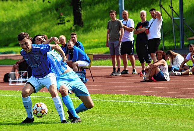 Bild 3: Bilder der Partie zwischen Anadolu Radolfzell und Owingen-Billafingen