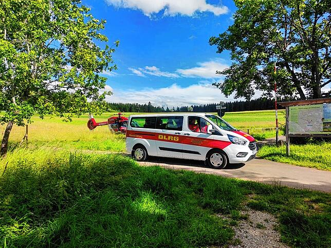 Zu den alarmierten Einheiten gehören die DLRG und ein Rettungshubschrauber.