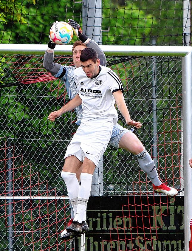 Bild 8: Die besten Bilder der Partie zwischen dem FC Überlingen und dem FV Walbertsweiler-Rengetsweiler!