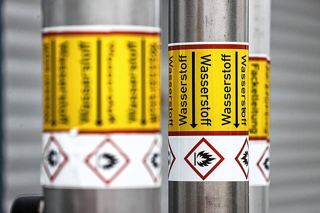Leitungen für flüssigen Wasserstoff: Deutlich größere Pipelines für H2 sollen bald ganz Deutschland durchziehen. Im Südwesten sind nur ...