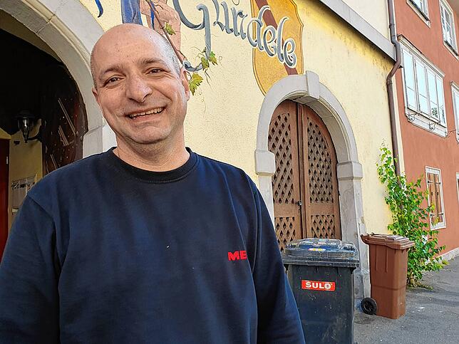 Glücklich am Zielpunkt in der Hafenstraße angekommen: Lastwagenfahrer Zoran Mustachki.