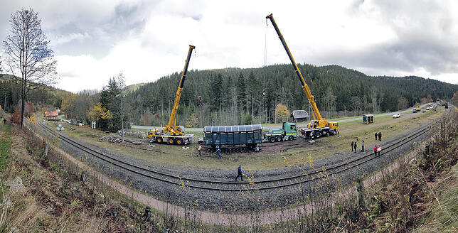 Bild 1: Bilder vom Waggon-Transport von Villingen nach Lenzkirch-Gutachbrücke
