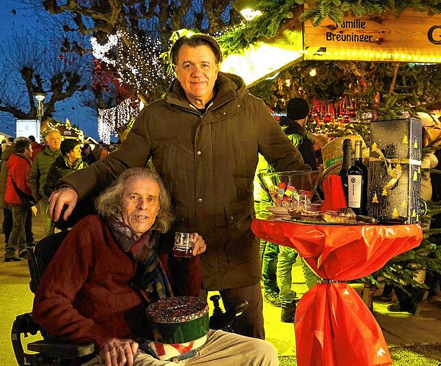 Bild 15: Der Hincooker backt für die Konstanzer Tafel: Bilder der Spendenaktion auf dem Weihnachtsmarkt