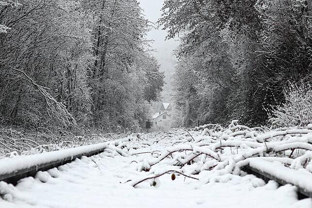 Verschneite Gleise an der Tuttlinger Straße.