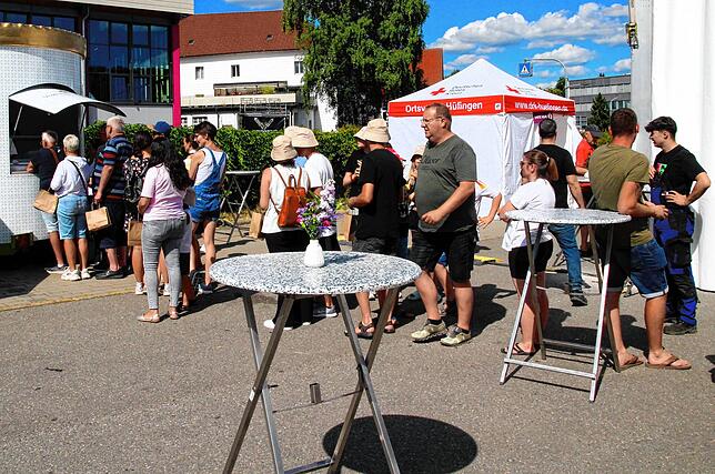 Bild 6: Die Firma Straub in Bräunlingen feiert Riesenjubiläumsfest: Die Stimmung ist grandios.