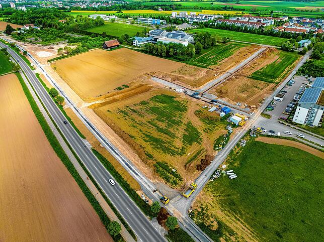 Hier sieht man schön, wie das neue Baugebiet zwischen Villingen und Schwenningen erschlossen wird (links oben ist das Mikroinstitut).