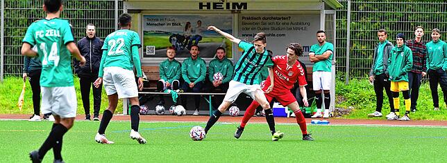 Bild 4: U23 des FV Lörrach-Brombach feiert ausgerechnet beim FC Zell den ersten Sieg &ndash; und wir haben Bilder!