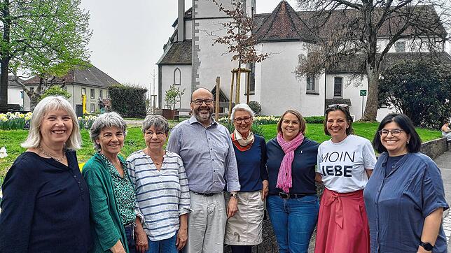 Die Organisatoren der Demo (von links): Irmgard Teske, Waltraud Zeller-Fleck, Stephanie Sandkühler, Pfarrer Ulrich Hund, Doris Käser, ...