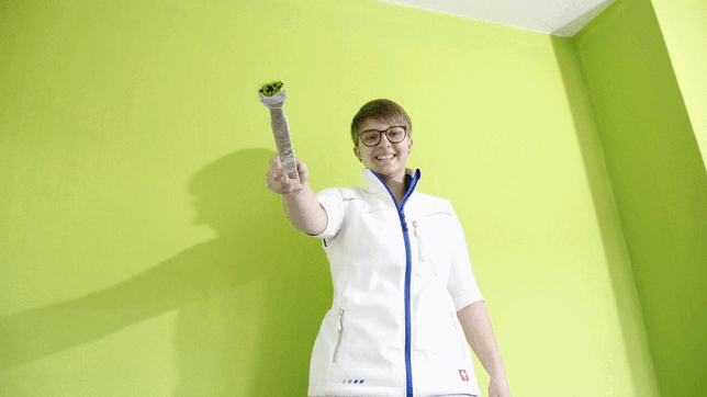 Kathrin Börsig ist so gut wie fertig mit ihrer Ausbildung. Sie hat den Beruf der Malerin und Lackiererin erlernt.