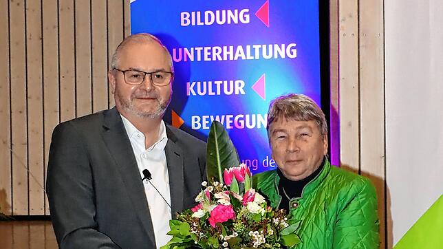 Mit dem Neustart des Forums Mönchweiler gilt der Dank von Bürgermeister Rudolf Fluck den bisherigen Initiatorinnen. Stellvertretend gibt ...