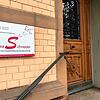 Zu eingeschränkten Sprechzeiten ist die Praxis von Frauenärztin Andrea Schneider an der Gerwigstraße nun wieder geöffnet.