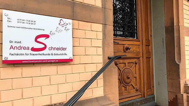 Zu eingeschränkten Sprechzeiten ist die Praxis von Frauenärztin Andrea Schneider an der Gerwigstraße nun wieder geöffnet.