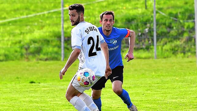 Jannik Hackenberger (vorne) vom Bezirksligisten SV Buch (Hochrhein) hat es diese Woche in unsere Top-Auswahl geschafft.