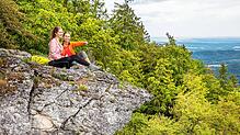 Bild : Wandern Albstadt: Traufgang Zollernburg-Panorama bietet spektakuläre Aussichten