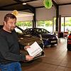 Andreas Neumaier Verkaufsberater im Autohaus Bach, sieht die zeitweise Senkung der Mehrwertsteuer skeptisch.