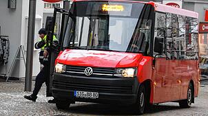 Die Tage des alten Bürgerbusses sind gezählt. Weil er mehr in der Werkstatt ist als auf der Straße, schafft die Stadt Pfullendorf einen ...