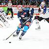 Tylor Spink (vorne) brachte die Wild Wings am Sonntag gegen Frankfurt in Führung. Die bittere Niederlage konnte aber auch er nicht ...