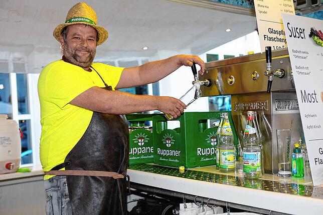 Bild 14: Der junge Wein steht beim Suserfest 2023 im Mittelpunkt