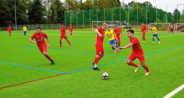 Bild 4: Der FC Pfaffenweiler trumpft gegen den FC Singen auf – wir haben die Bilder!