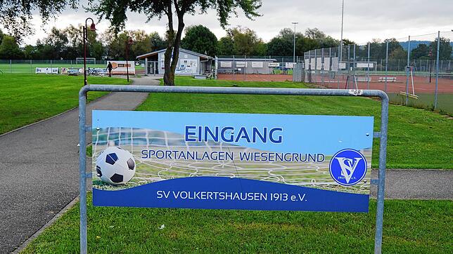 Die Ertüchtigung des Sportplatzes ist eines der Themen, die in Volkertshausen zeitnah umgesetzt werden soll.