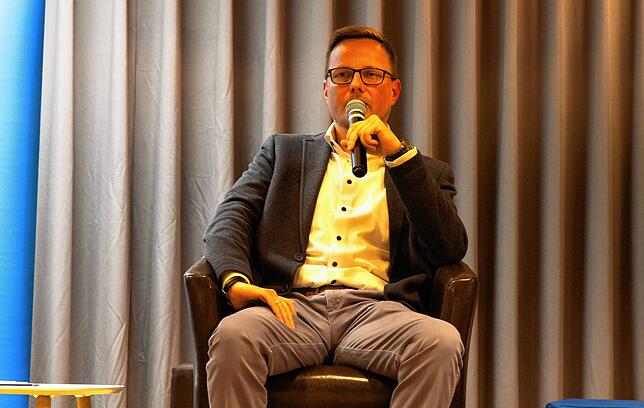 Bild 2: Alle Bilder der Veranstaltung und den KandidatInnen der SK-Podiumsdiskussion in Daisendorf