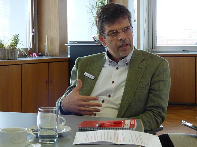 „Für mich ist das wie die Uhr mit dem Sonnen-Männchen und dem Regenschirm-Männchen“: Riedmann sagt, er hege keinen Groll ...