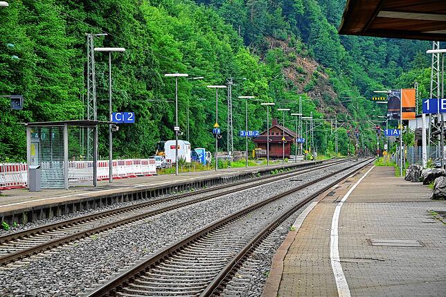 Gähnende Leere. Am Triberger Bahnhof geht am Dienstag nichts.