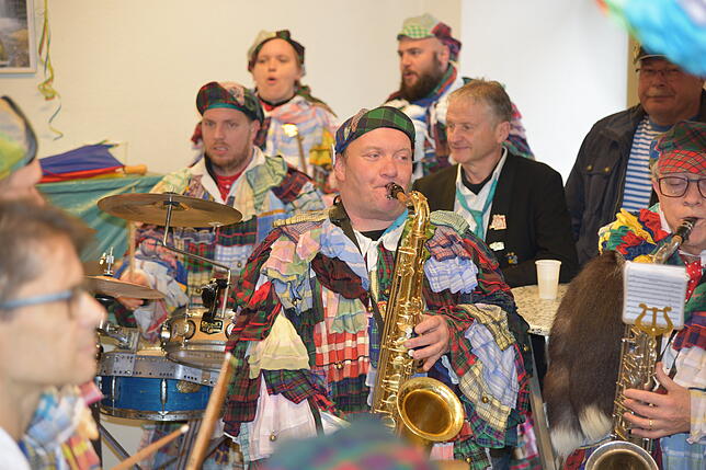 Bild 35: Narrenstimmung im SÜDKURIER-Stüble: Bilder vom Fasnetsmentig
