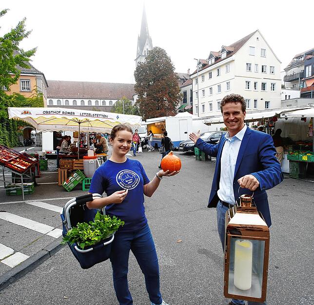 Sina Gogler und Eric Thiel von der MTK laden am Freitag ab 16 Uhr zum ersten Feierabendmarkt auf den Stephansplatz ein.