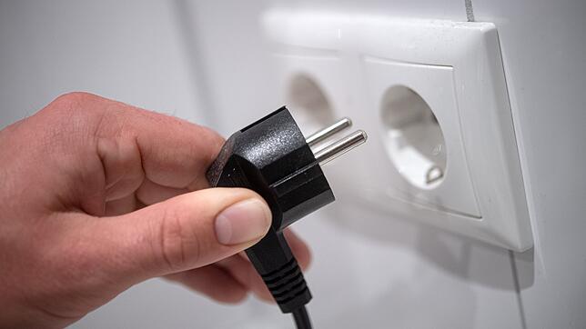 Klar, der Strom kommt aus der Steckdose. Aber wie wird er produziert? Und Wann? Die Zukunft geht hin zu dynamischen Strompreise. Wenn ...