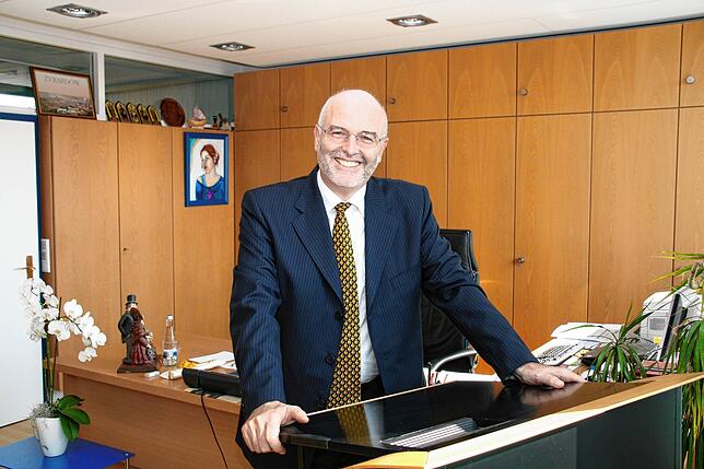 Rainer Stolz im Jahr 2009 in seinem Büro.