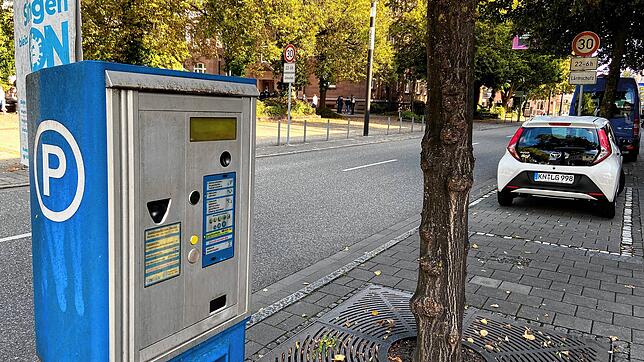 Steigende Gebühren: Das Parken auf den oberirdischen Stellplätzen in der Innenstadt wird zum 1. Oktober teurer.