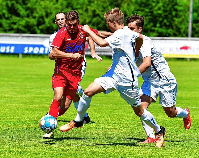 Bild 3: SC Lauchringen steigt nach 0:3 gegen Spvgg. Wutöschingen in die Kreisliga B ab &ndash; wir haben Bilder!