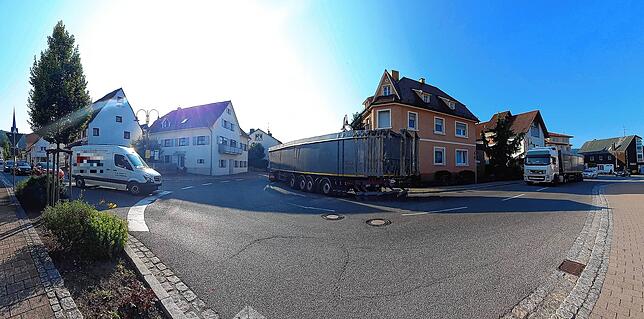 Hier treffen B34 (rechts) und B31-alt (Mitte und links) zusammen.
