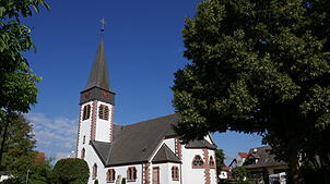 Am Freitag geht es um die Zukunft des Kirchengebäudes mitten im Ort Biesingen. Foto: Jörg-Dieter Klatt
