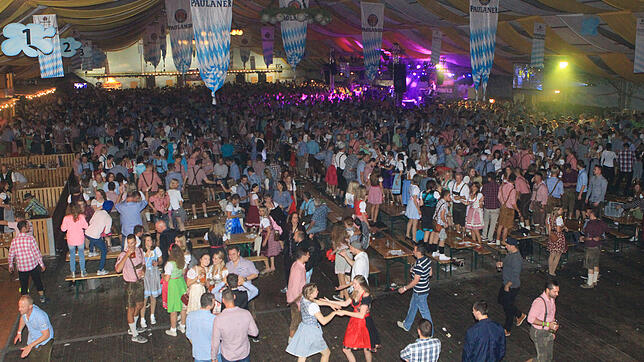 Beim Oktoberfest ist es nicht nur voll, sondern oft auch laut. Aber wann ist es zu laut?