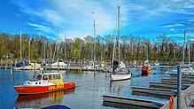Am Ostersonntag geriet ein Segelboot in Not: Der Motor sprang nicht an. Das Boot wurde abgeschleppt.