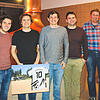 SVG-Vorstand (von rechts): Vorsitzender Daniel Stritt, Festwirt Christoph Gatti, Kassierer Vitas Kling, der scheidende Vicechef Tobias ...