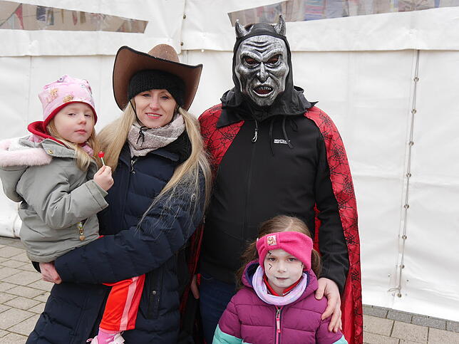 Bild 5: Die schönsten Bilder vom Schmotzigen in Hilzingen: Fasnacht 2025 mit buntem Treiben!