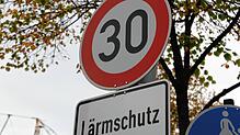 Im Zusammenhang mit dem Lärmschutzplatz, Stufe 3, wird die Höchstgeschwindigkeit auf weiteren Straßen in Friedrichshafen auf 30 ...