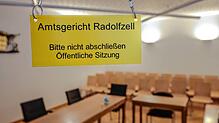 Blick auf denVerhandlungssaal im Amtsgericht Radolfzell. Hier musste sich eine Frau wegen sexuellen Übergriffs verantworten.