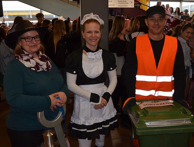 Bild 33: Bilder der Markdorfer Narren bei der Schülerbefreiung
