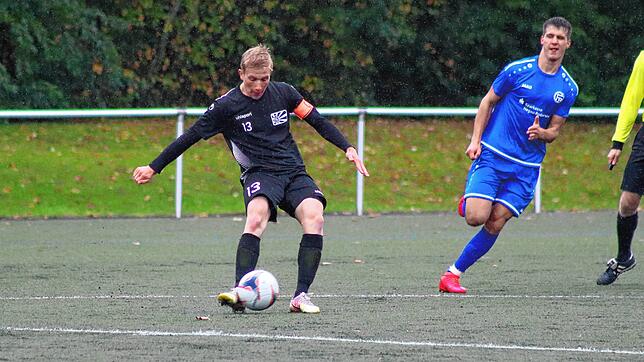 Schwieriger Start: Die Villinger A-Jugend-Talente wie Felix Zeiser (am Ball) müssen den Sprung in den Aktivenbereich angesichts des ...