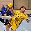 Lucas Farias-Veeser (am Ball) steuerte zwei Tore zum deutlichen Heimsieg der HSG Konstanz II über den TuS Helmlingen bei.