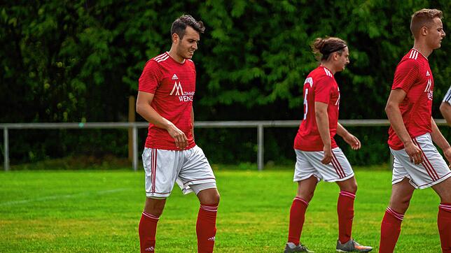 Steven Rodrigues (links) war mit sechs Toren gegen den FC Überlingen II maßgeblich am 7:0 Kantersieg der SG Tengen-Watterdingen beteiligt.