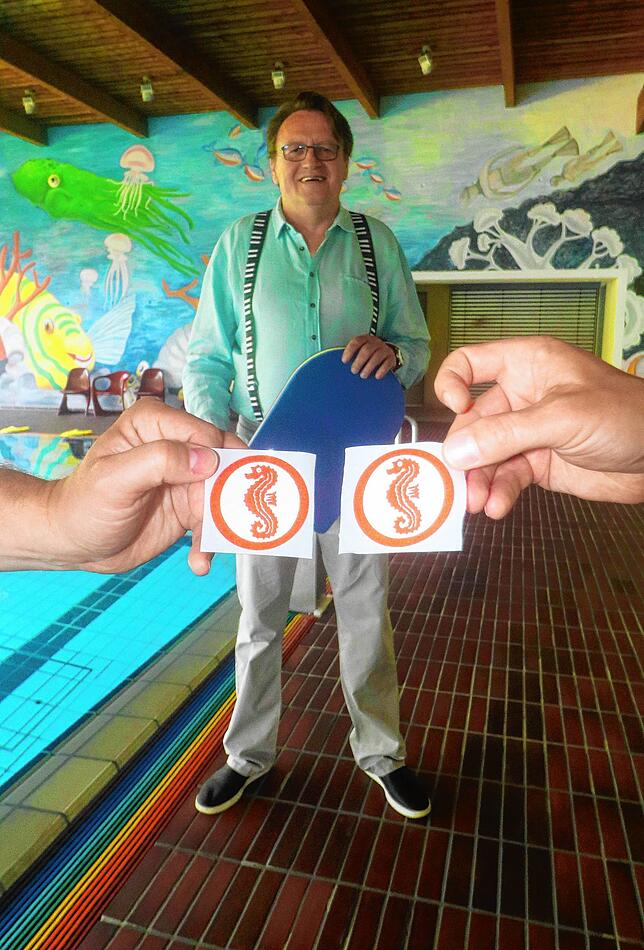 Bäderbetreiber Uwe Hamann freut sich auf die Schwimmkurse, bei denen die Kinder das beliebte Seepferdchen-Abzeichen bekommen.