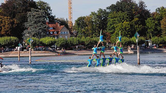 Bild 30: Konstanzer Seenachtfest 2022: Ein Highlight des Tages ist die Wasserski-Show