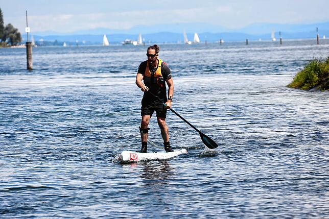 Bild 20: Auf zum SUP-Rennen! Bei der Bodenseewoche 2024 messen sich die Paddler im Wettstreit